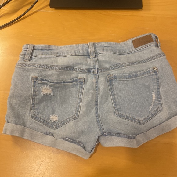 Mini shorts - Picture 2 of 2